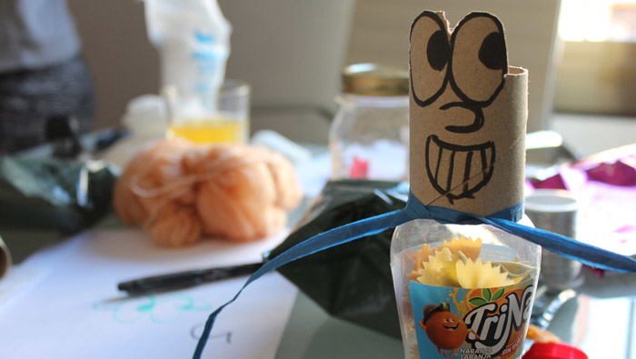 … y dibujemos en él la cara de nuestro personaje.