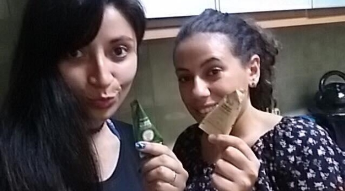 La bopki lauraju615 repartiendo muestras en su entorno