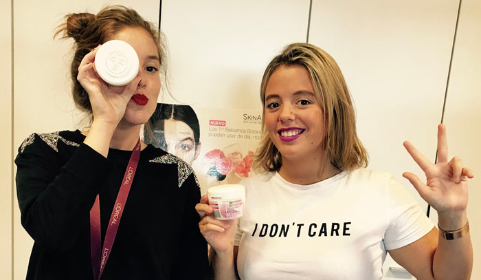 Judit y Beatriz nos saludan desde Garnier